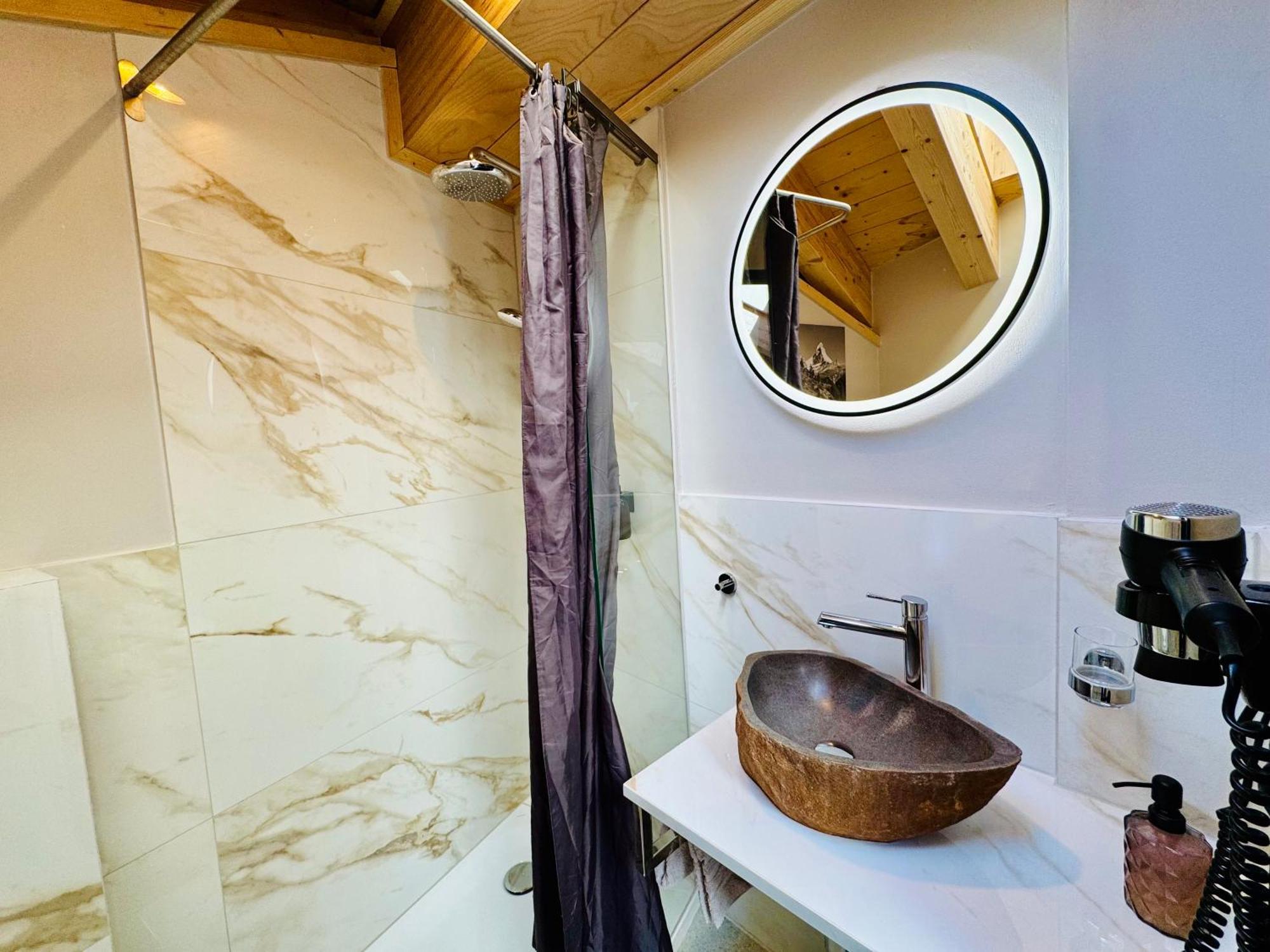 Peaky Riders Self Check-In Hotel Zermatt Rom bilde